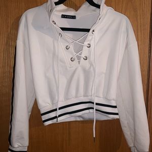 Zaful white and black tie-up sweatshirt🤍